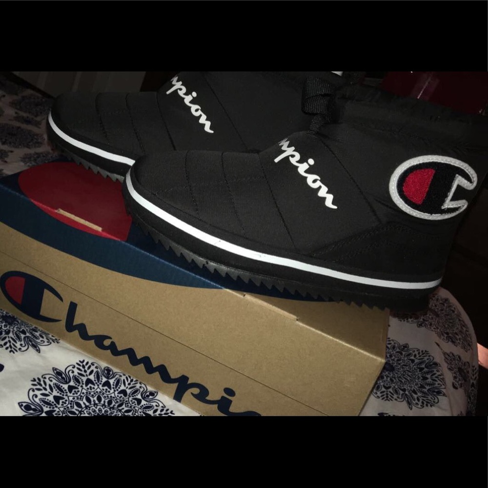 Women shoes size 5